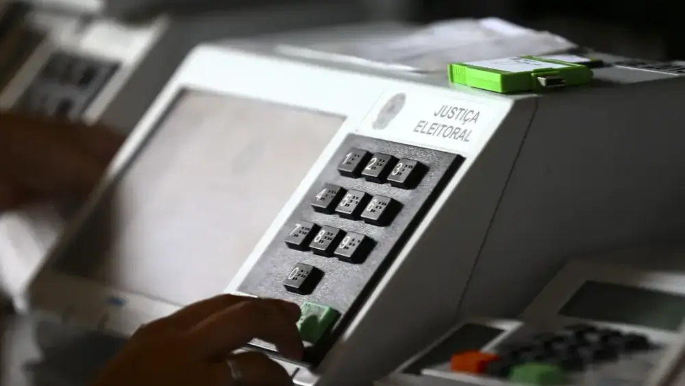 Candidatos ao GDF têm 2º dia de campanha com sabatinas e atos