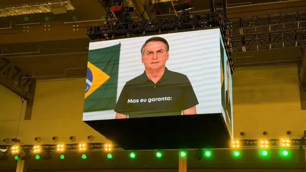 Defesa de Flávio alega ao TSE que vídeo de IA com Bolsonaro é legal