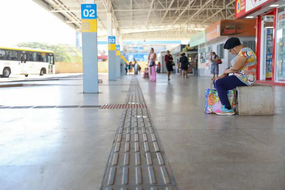 GDF entrega 6 rodoviárias e investe R$ 32,5 milhões no DF