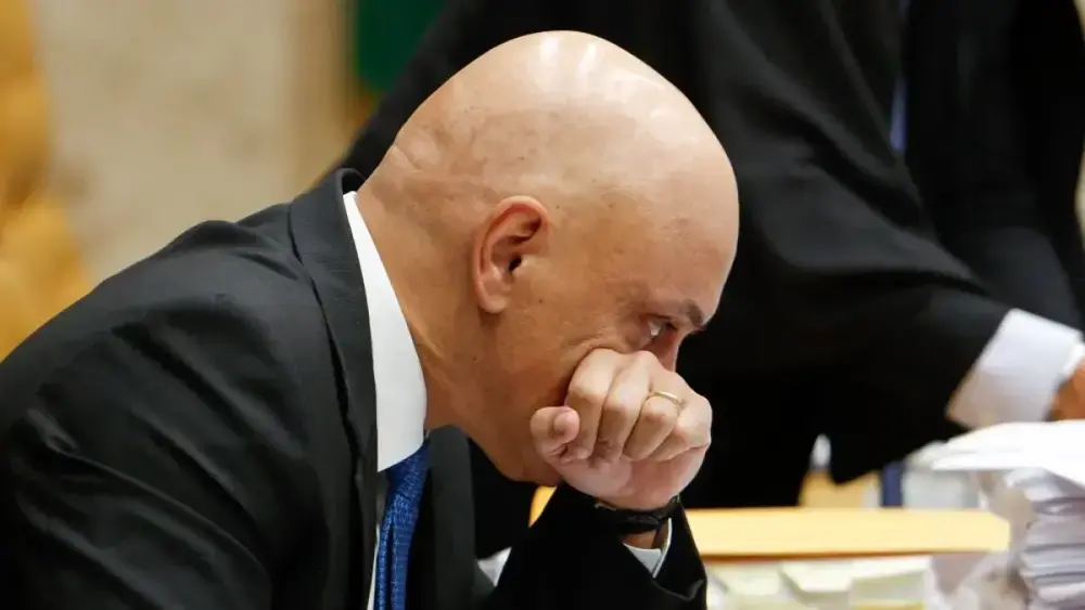Moraes autoriza Braga Netto a fazer cursos EAD e remir pena por leitura