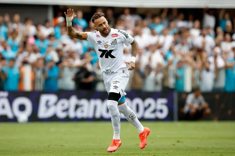 Neymar marca e Santos vence Bragantino na Vila