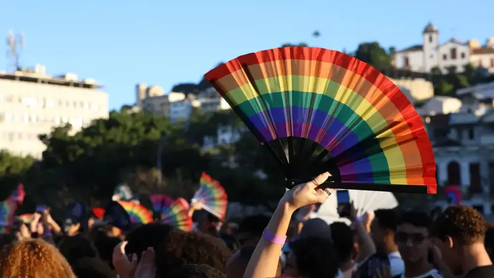 Parada LGBTQIA+ no Rio pede mais representação no Legislativo