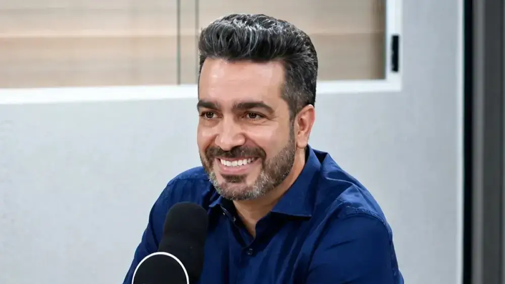 Pré-candidato promete iPhone de graça para curso de empreendedorismo