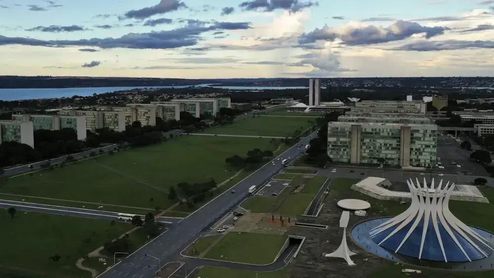 Rota Monumental e CATs ampliam turismo gratuito em Brasília