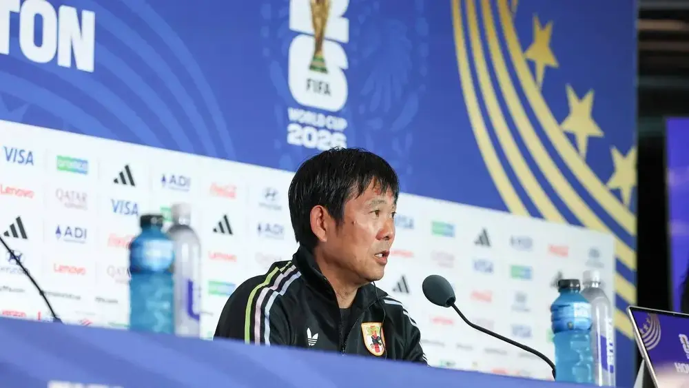 Técnico do Japão cita Zico e Falcão e vê chance de vencer o Brasil