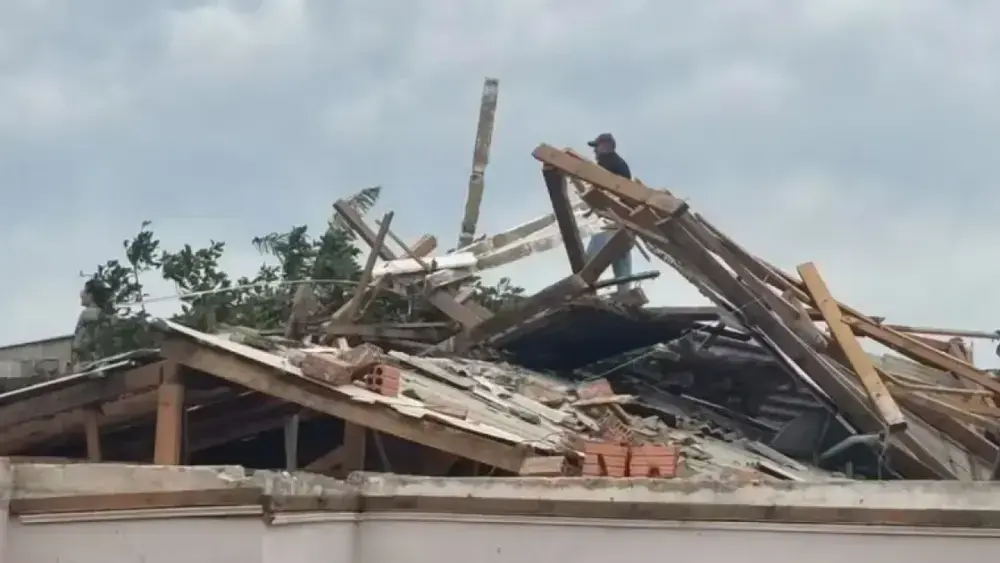Temporal causa estragos e leva três cidades de SC a decretarem emergência