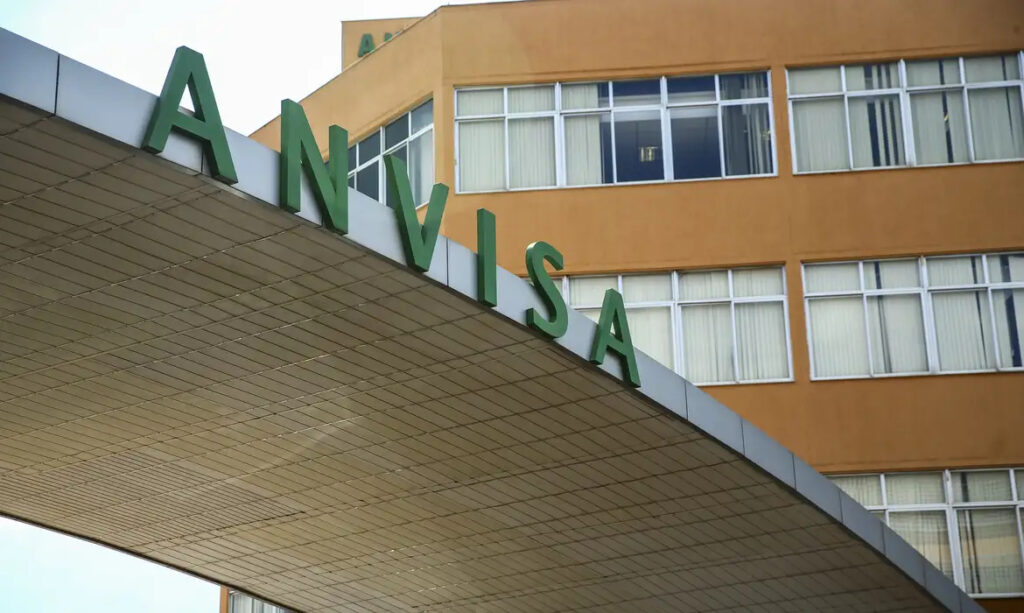 Anvisa suspende venda e propaganda de manipulados
