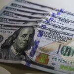 Dólar fecha a R$ 4,95, menor nível em 2 anos