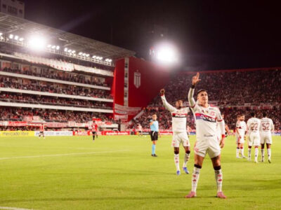 Flamengo empata, mas Arrascaeta fratura clavícula