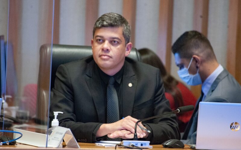 Protetores Mirins: prevenir maus-tratos desde a infância