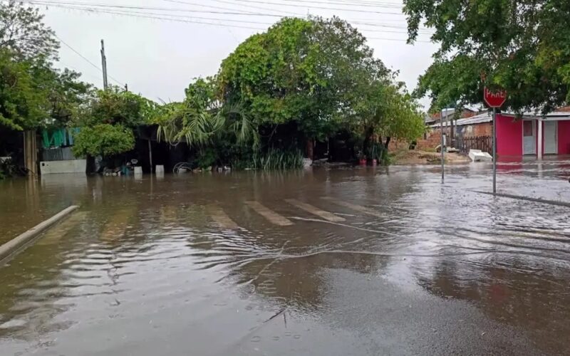 Cidade decreta emergência após chuvas com 500 desalojados no RS