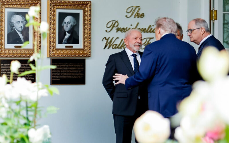 Lula e Trump têm reunião de três horas na Casa Branca