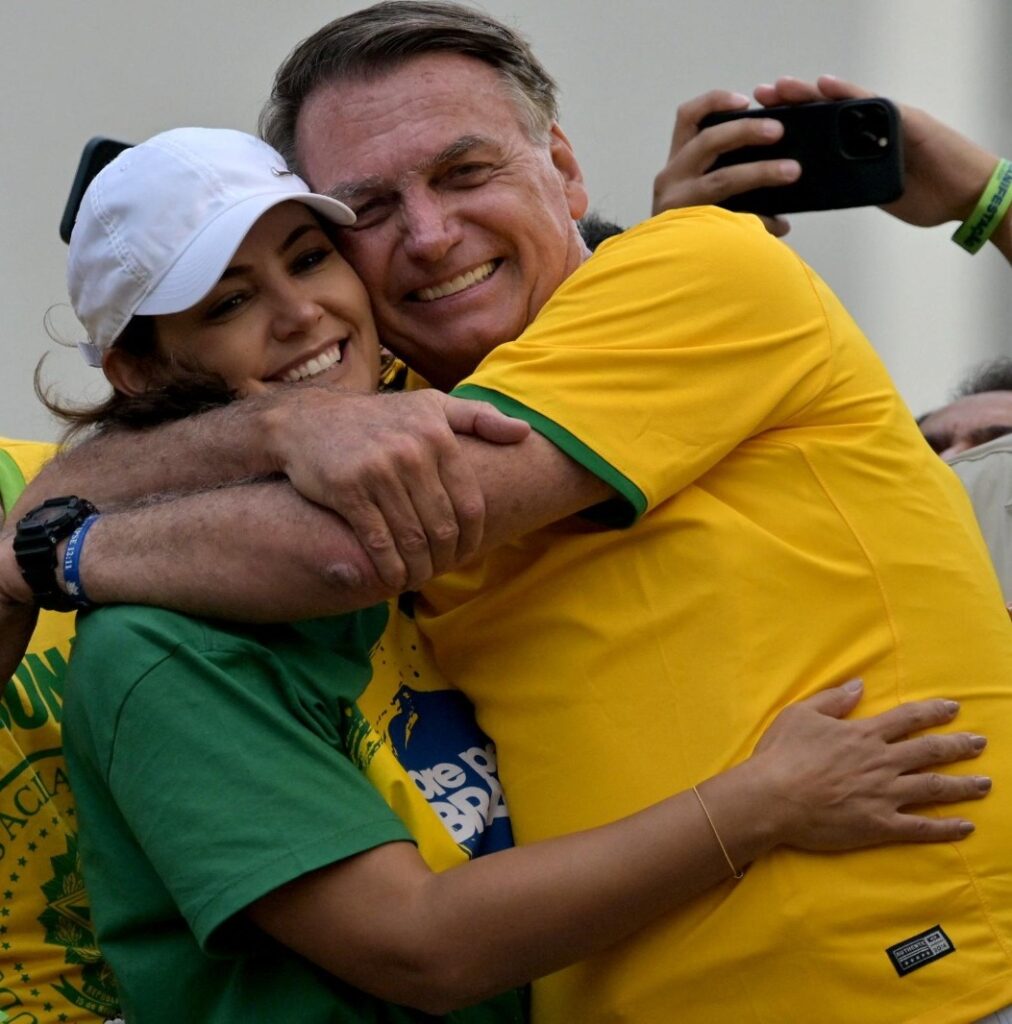 Michelle Bolsonaro diz que talvez não tenha quem cuide assim de mim