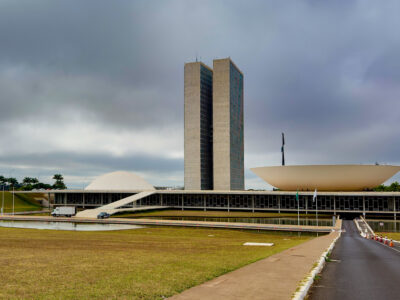 STF retoma julgamento sobre lei de improbidade